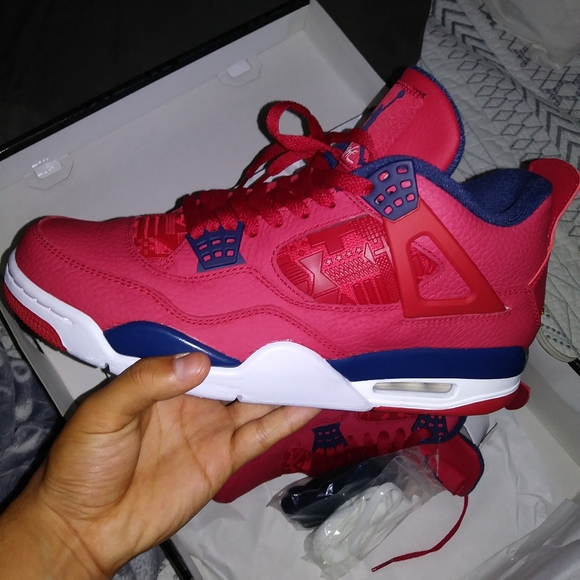 Jordan 4s